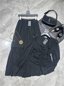{{productViewItem.photos[photoViewList.activeNavIndex].Alt || productViewItem.photos[photoViewList.activeNavIndex].Description || 'Костюм YSL'}}