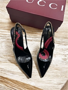 {{productViewItem.photos[photoViewList.activeNavIndex].Alt || productViewItem.photos[photoViewList.activeNavIndex].Description || 'Туфли GUCCI'}}
