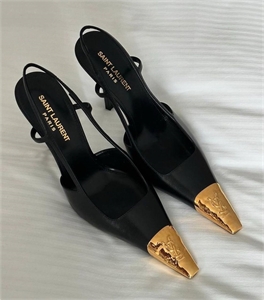 {{productViewItem.photos[photoViewList.activeNavIndex].Alt || productViewItem.photos[photoViewList.activeNavIndex].Description || 'Босоножки YSL'}}