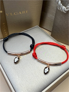 {{productViewItem.photos[photoViewList.activeNavIndex].Alt || productViewItem.photos[photoViewList.activeNavIndex].Description || 'Браслет BVLGARI'}}