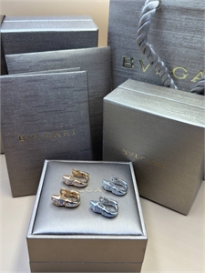 {{productViewItem.photos[photoViewList.activeNavIndex].Alt || productViewItem.photos[photoViewList.activeNavIndex].Description || 'Серьги BVLGARI'}}