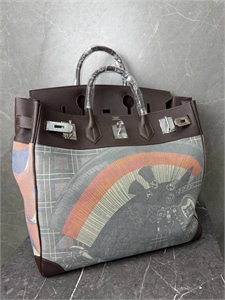 {{productViewItem.photos[photoViewList.activeNavIndex].Alt || productViewItem.photos[photoViewList.activeNavIndex].Description || 'Сумка HERMES'}}