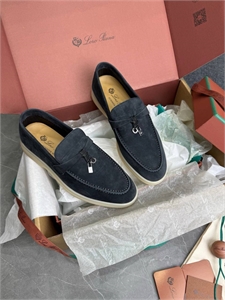 {{productViewItem.photos[photoViewList.activeNavIndex].Alt || productViewItem.photos[photoViewList.activeNavIndex].Description || 'Лоферы LORO PIANA'}}