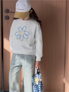 {{productViewItem.photos[photoViewList.activeNavIndex].Alt || productViewItem.photos[photoViewList.activeNavIndex].Description || 'Кофта  Gucci'}}