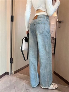 {{productViewItem.photos[photoViewList.activeNavIndex].Alt || productViewItem.photos[photoViewList.activeNavIndex].Description || 'Джинсы ALEXANDER WANG'}}