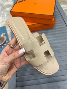 Шлепанцы HERMES 128838