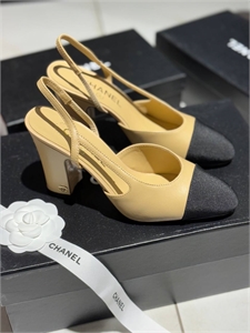 {{productViewItem.photos[photoViewList.activeNavIndex].Alt || productViewItem.photos[photoViewList.activeNavIndex].Description || 'Туфли CHANEL'}}