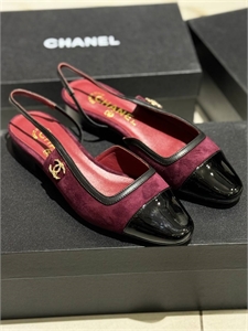 {{productViewItem.photos[photoViewList.activeNavIndex].Alt || productViewItem.photos[photoViewList.activeNavIndex].Description || 'Туфли CHANEL'}}