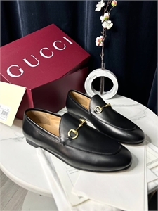 {{productViewItem.photos[photoViewList.activeNavIndex].Alt || productViewItem.photos[photoViewList.activeNavIndex].Description || 'Лоферы GUCCI'}}