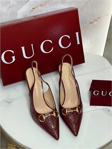 {{productViewItem.photos[photoViewList.activeNavIndex].Alt || productViewItem.photos[photoViewList.activeNavIndex].Description || 'Босоножки GUCCI'}}
