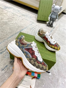{{productViewItem.photos[photoViewList.activeNavIndex].Alt || productViewItem.photos[photoViewList.activeNavIndex].Description || 'Кроссовки GUCCI'}}