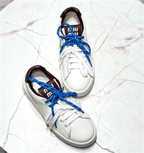 {{productViewItem.photos[photoViewList.activeNavIndex].Alt || productViewItem.photos[photoViewList.activeNavIndex].Description || 'Кроссовки MIU MIU'}}