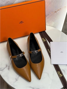 {{productViewItem.photos[photoViewList.activeNavIndex].Alt || productViewItem.photos[photoViewList.activeNavIndex].Description || 'Балетки HERMES'}}