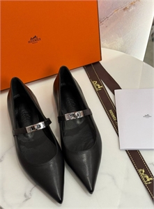 {{productViewItem.photos[photoViewList.activeNavIndex].Alt || productViewItem.photos[photoViewList.activeNavIndex].Description || 'Балетки HERMES'}}