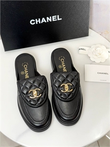 {{productViewItem.photos[photoViewList.activeNavIndex].Alt || productViewItem.photos[photoViewList.activeNavIndex].Description || 'Мюли CHANEL'}}