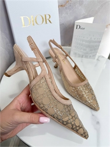 {{productViewItem.photos[photoViewList.activeNavIndex].Alt || productViewItem.photos[photoViewList.activeNavIndex].Description || 'Туфли DIOR'}}