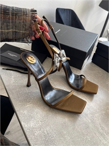 {{productViewItem.photos[photoViewList.activeNavIndex].Alt || productViewItem.photos[photoViewList.activeNavIndex].Description || 'Босоножки YSL'}}