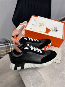 {{productViewItem.photos[photoViewList.activeNavIndex].Alt || productViewItem.photos[photoViewList.activeNavIndex].Description || 'Кроссовки HERMES'}}