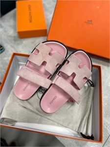 {{productViewItem.photos[photoViewList.activeNavIndex].Alt || productViewItem.photos[photoViewList.activeNavIndex].Description || 'Тапочки HERMES'}}