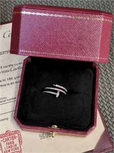 {{productViewItem.photos[photoViewList.activeNavIndex].Alt || productViewItem.photos[photoViewList.activeNavIndex].Description || 'Кольцо Cartier'}}