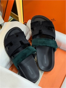{{productViewItem.photos[photoViewList.activeNavIndex].Alt || productViewItem.photos[photoViewList.activeNavIndex].Description || 'Тапочки HERMES'}}