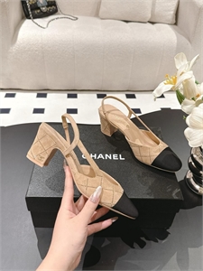 {{productViewItem.photos[photoViewList.activeNavIndex].Alt || productViewItem.photos[photoViewList.activeNavIndex].Description || 'Туфли CHANEL'}}