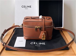 {{productViewItem.photos[photoViewList.activeNavIndex].Alt || productViewItem.photos[photoViewList.activeNavIndex].Description || 'Сумка CELINE'}}