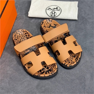 {{productViewItem.photos[photoViewList.activeNavIndex].Alt || productViewItem.photos[photoViewList.activeNavIndex].Description || 'Тапочки HERMES'}}