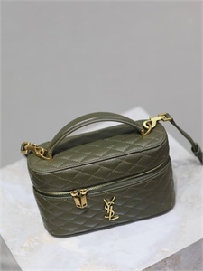 {{productViewItem.photos[photoViewList.activeNavIndex].Alt || productViewItem.photos[photoViewList.activeNavIndex].Description || 'Сумка YSL'}}