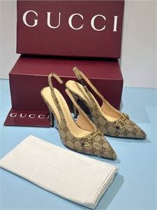 {{productViewItem.photos[photoViewList.activeNavIndex].Alt || productViewItem.photos[photoViewList.activeNavIndex].Description || 'Туфли GUCCI'}}