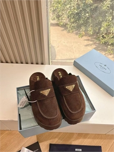 {{productViewItem.photos[photoViewList.activeNavIndex].Alt || productViewItem.photos[photoViewList.activeNavIndex].Description || 'Мюли PRADA'}}