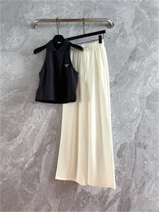 {{productViewItem.photos[photoViewList.activeNavIndex].Alt || productViewItem.photos[photoViewList.activeNavIndex].Description || 'Топ PRADA'}}