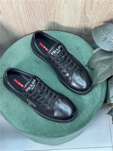 {{productViewItem.photos[photoViewList.activeNavIndex].Alt || productViewItem.photos[photoViewList.activeNavIndex].Description || 'Кеды PRADA'}}