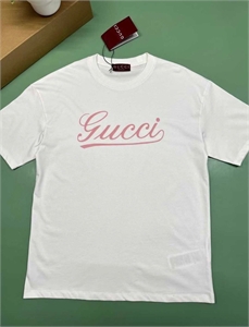 {{productViewItem.photos[photoViewList.activeNavIndex].Alt || productViewItem.photos[photoViewList.activeNavIndex].Description || 'Футболка GUCCI'}}