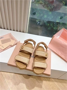 {{productViewItem.photos[photoViewList.activeNavIndex].Alt || productViewItem.photos[photoViewList.activeNavIndex].Description || 'Сандалии MIU MIU'}}