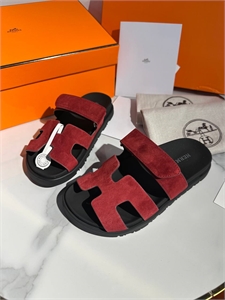 {{productViewItem.photos[photoViewList.activeNavIndex].Alt || productViewItem.photos[photoViewList.activeNavIndex].Description || 'Тапочки HERMES'}}