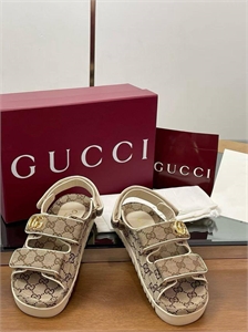{{productViewItem.photos[photoViewList.activeNavIndex].Alt || productViewItem.photos[photoViewList.activeNavIndex].Description || 'Сандалии GUCCI'}}