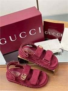 {{productViewItem.photos[photoViewList.activeNavIndex].Alt || productViewItem.photos[photoViewList.activeNavIndex].Description || 'Сандалии GUCCI'}}