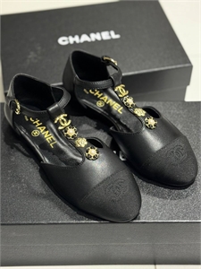 {{productViewItem.photos[photoViewList.activeNavIndex].Alt || productViewItem.photos[photoViewList.activeNavIndex].Description || 'Балетки CHANEL'}}