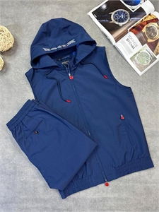 {{productViewItem.photos[photoViewList.activeNavIndex].Alt || productViewItem.photos[photoViewList.activeNavIndex].Description || 'Прогулочный костюм KITON'}}