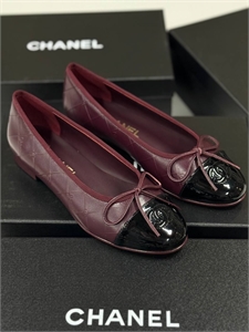 {{productViewItem.photos[photoViewList.activeNavIndex].Alt || productViewItem.photos[photoViewList.activeNavIndex].Description || 'Балетки CHANEL'}}