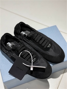 {{productViewItem.photos[photoViewList.activeNavIndex].Alt || productViewItem.photos[photoViewList.activeNavIndex].Description || 'Кроссовки PRADA'}}