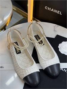 {{productViewItem.photos[photoViewList.activeNavIndex].Alt || productViewItem.photos[photoViewList.activeNavIndex].Description || 'Балетки CHANEL'}}