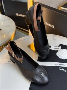{{productViewItem.photos[photoViewList.activeNavIndex].Alt || productViewItem.photos[photoViewList.activeNavIndex].Description || 'Балетки CHANEL'}}