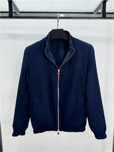 {{productViewItem.photos[photoViewList.activeNavIndex].Alt || productViewItem.photos[photoViewList.activeNavIndex].Description || 'Двухсторонняя куртка KITON'}}