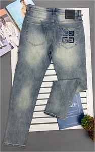 {{productViewItem.photos[photoViewList.activeNavIndex].Alt || productViewItem.photos[photoViewList.activeNavIndex].Description || 'Джинсы GIVENCHY'}}