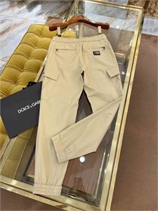 {{productViewItem.photos[photoViewList.activeNavIndex].Alt || productViewItem.photos[photoViewList.activeNavIndex].Description || 'Брюки DOLCE GABBANA'}}