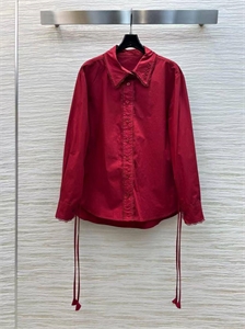 {{productViewItem.photos[photoViewList.activeNavIndex].Alt || productViewItem.photos[photoViewList.activeNavIndex].Description || 'Рубашка GUCCI'}}