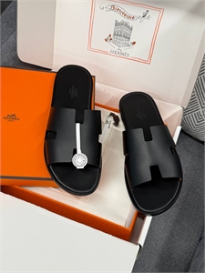 {{productViewItem.photos[photoViewList.activeNavIndex].Alt || productViewItem.photos[photoViewList.activeNavIndex].Description || 'Тапочки Hermes'}}