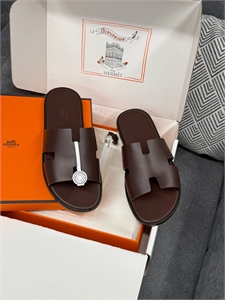 {{productViewItem.photos[photoViewList.activeNavIndex].Alt || productViewItem.photos[photoViewList.activeNavIndex].Description || 'Тапочки Hermes'}}